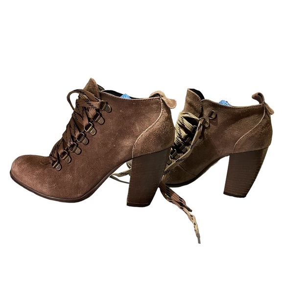 Boutique 9 Brown Leather Heeled Distressed Bootie size 7 - Picture 6 of 6